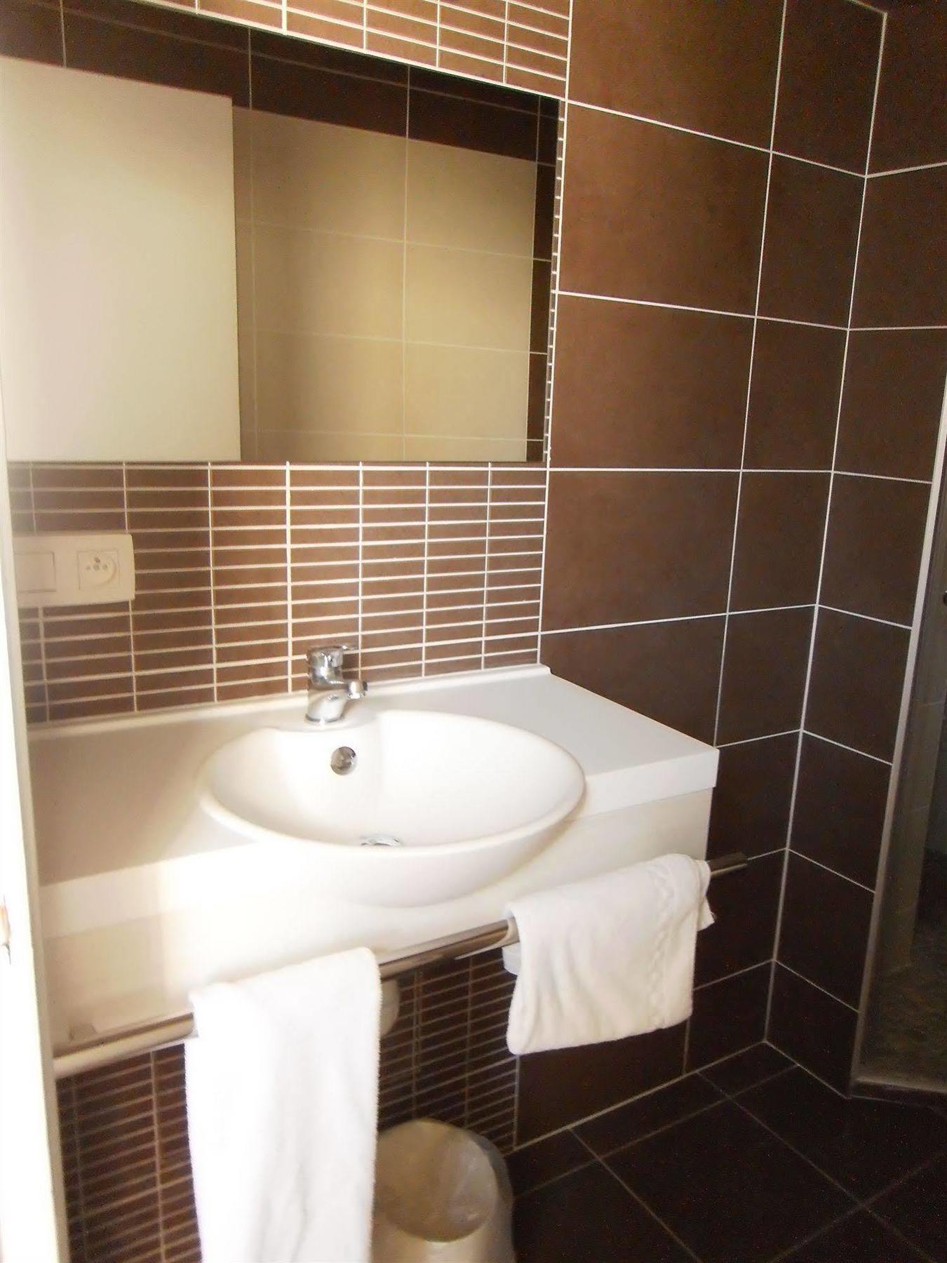 The Originals City, Hotel Dau Ly, Lyon Est Bron Zewnętrze zdjęcie