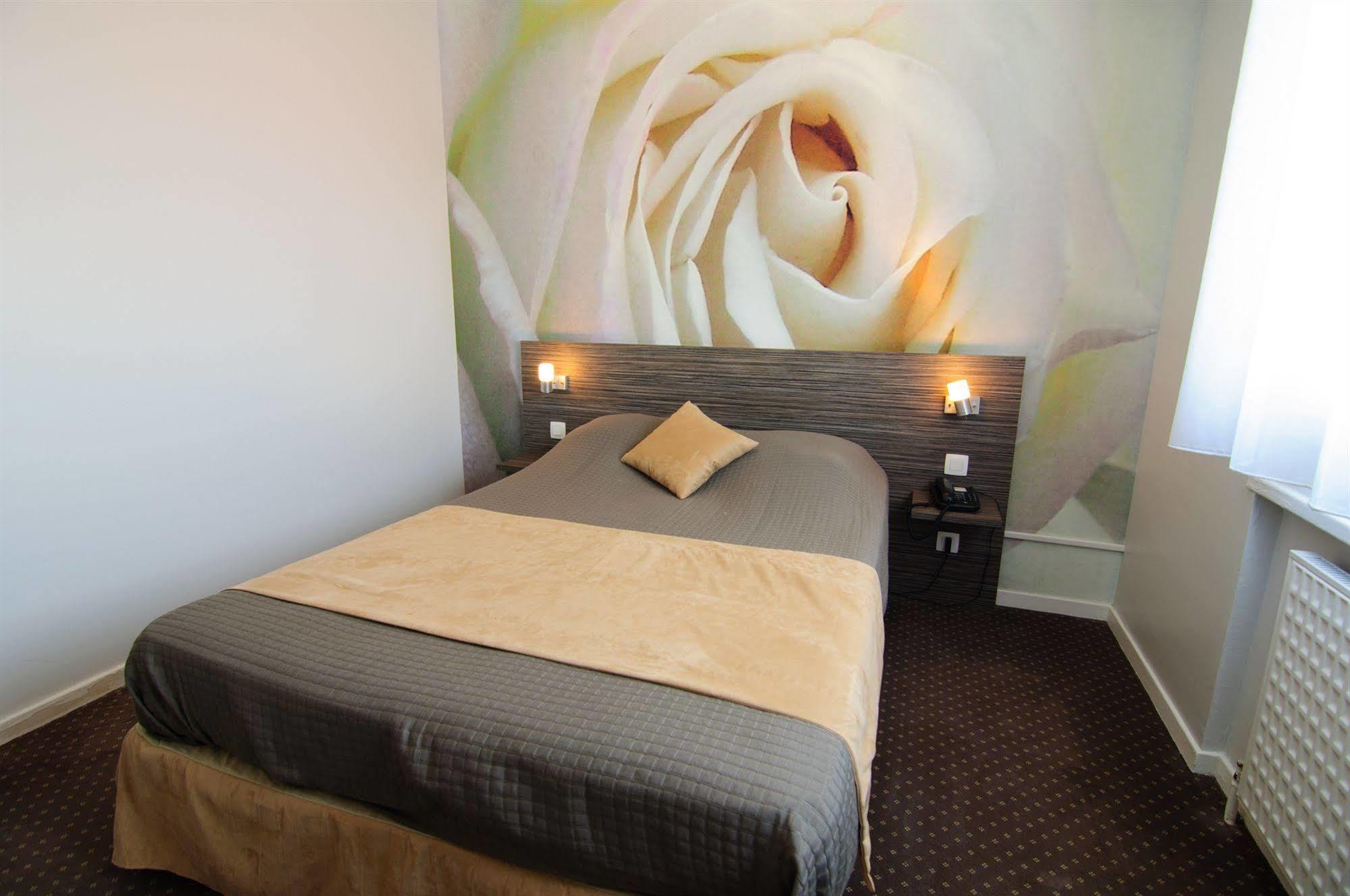 The Originals City, Hotel Dau Ly, Lyon Est Bron Zewnętrze zdjęcie